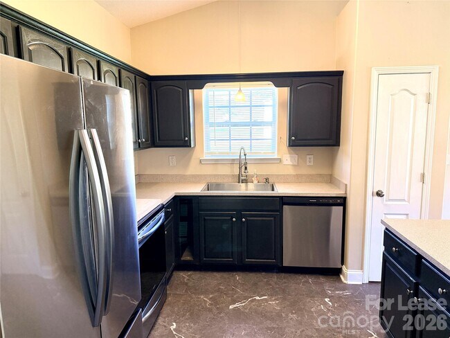 Foto del edificio - 3565 Randleman Rd