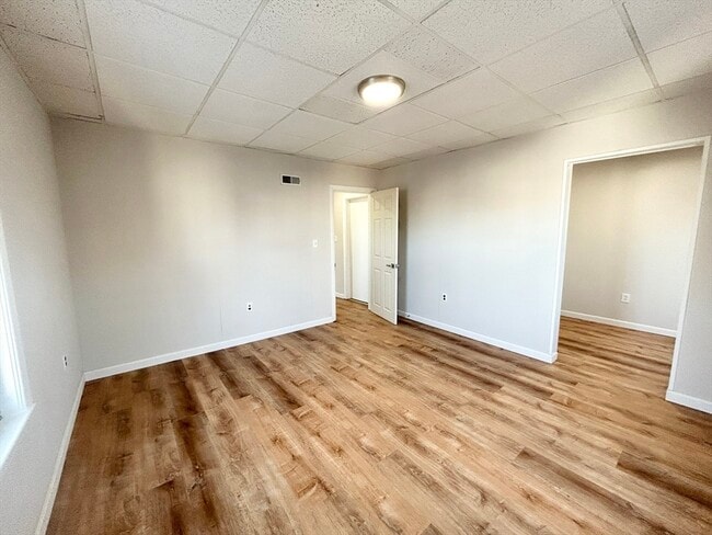 Building Photo - 105 Buttonwood St