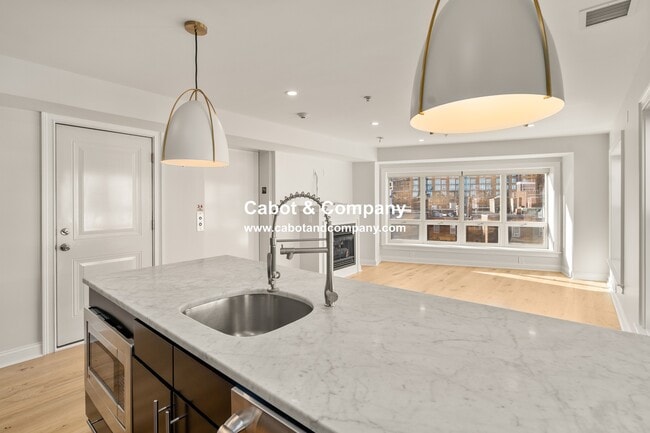 Building Photo - 9 N Margin St