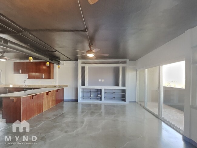 Foto del edificio - 349 E Thomas Rd