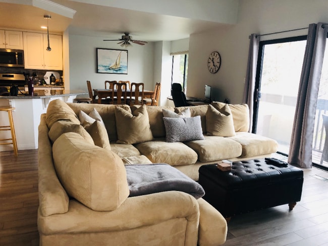 Foto del edificio - 6684 Reservoir Ln