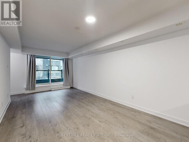 Photo du bâtiment - 1135 Cooke Blvd.