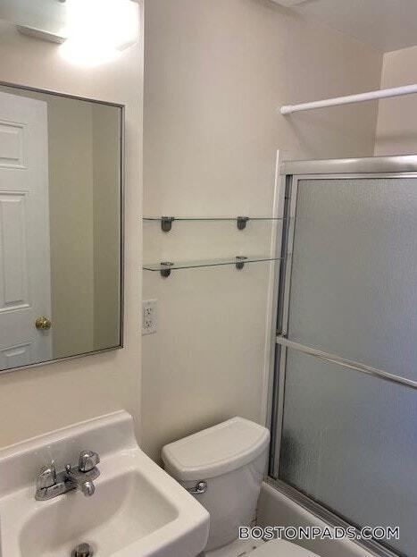 Foto principal - 881 Massachusetts Ave