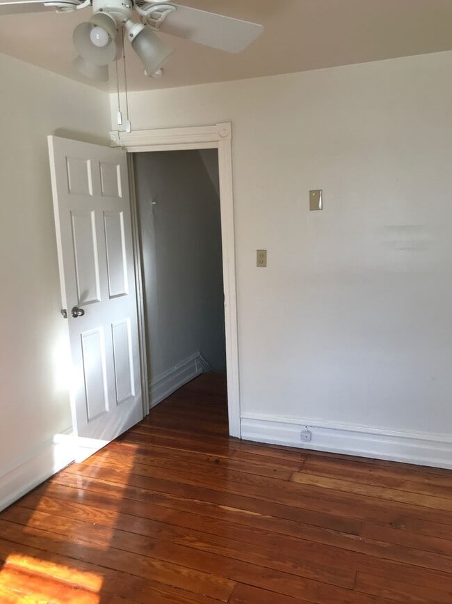 Building Photo - 139 N 10th St