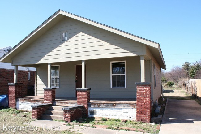 Building Photo - 1844 N Denver Ave