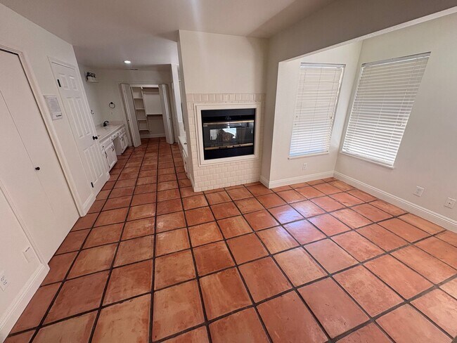 Foto del edificio - 5339 W Sweet Ct