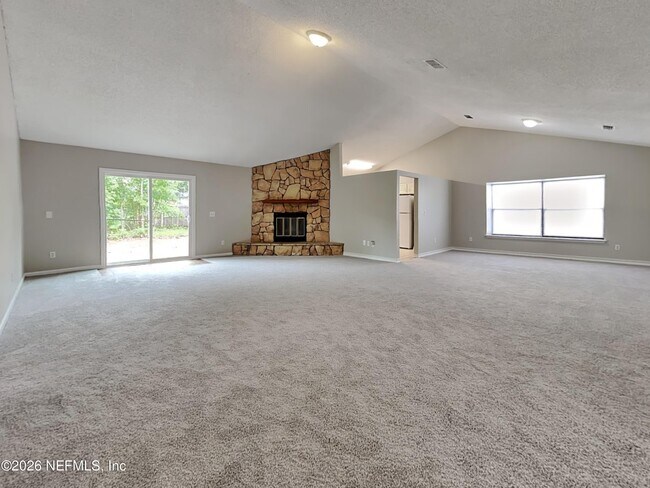 Foto del edificio - 8148 Coralberry Ln W