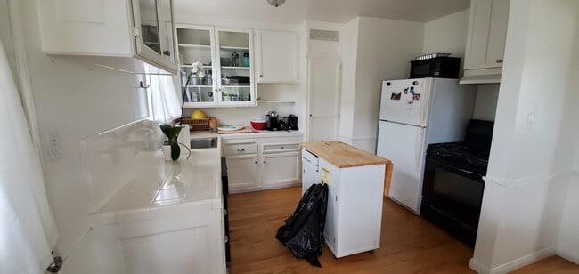 Kitchen - 619 Elvira Ave