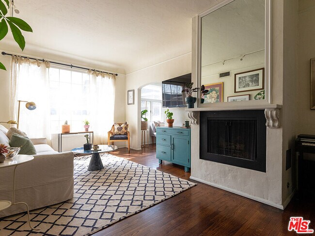 Foto del edificio - 1345 Hayworth Ave