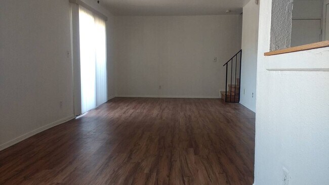 Foto del edificio - 14746 Delano St