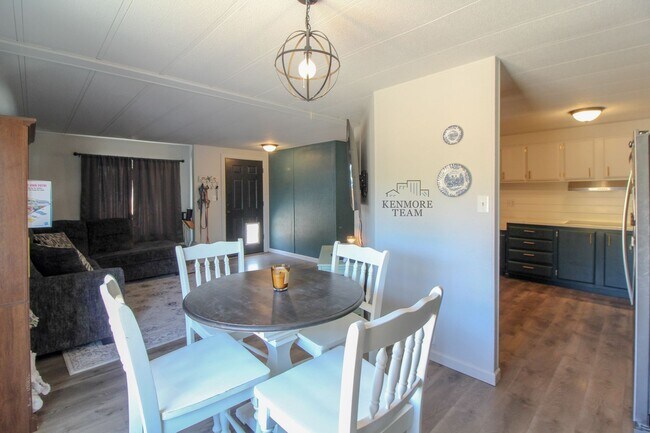 Building Photo - 3 Bed, 2 Bath Home in Kennewick with a SHOP!