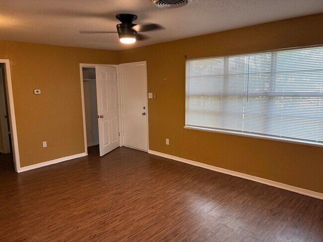 Foto del edificio - 1112 Northwood Dr