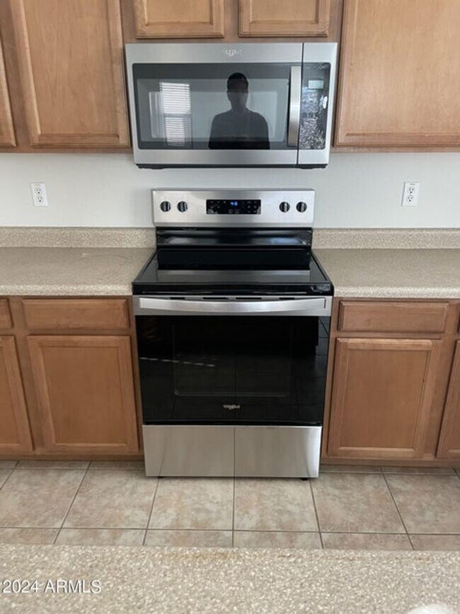 Foto del edificio - 5 bedroom Laveen rental!