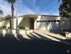 Building Photo - 17065 Nanette St