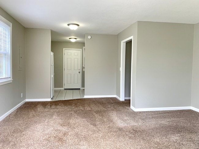 Building Photo - 110 Valley View Cir