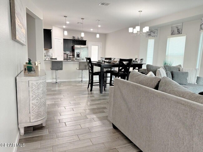 Foto del edificio - 13836 Vicki Brewer Ave