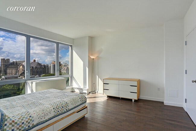 Foto del edificio - 321 W 110th St
