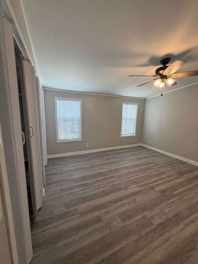 Building Photo - Available May!