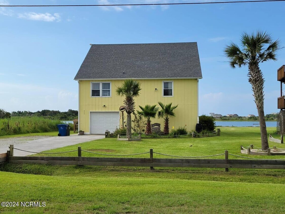 Primary Photo - 317 Waterway Dr