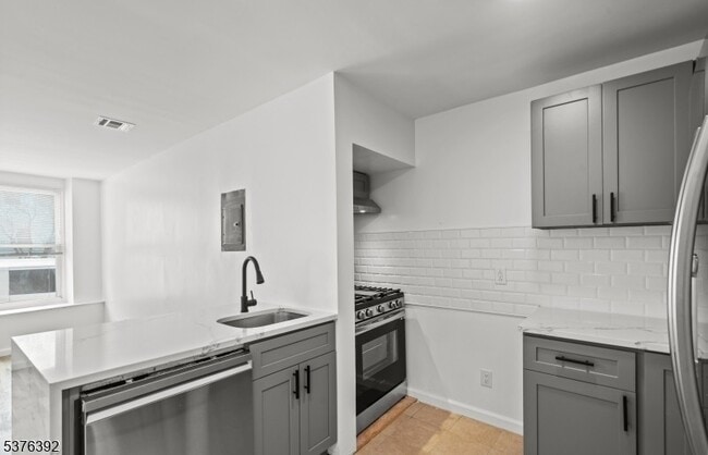 Foto del edificio - 702 4th Ave