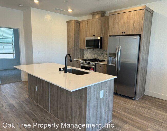 Foto del edificio - 3 br, 2 bath House - 572 N. Chapel Hill