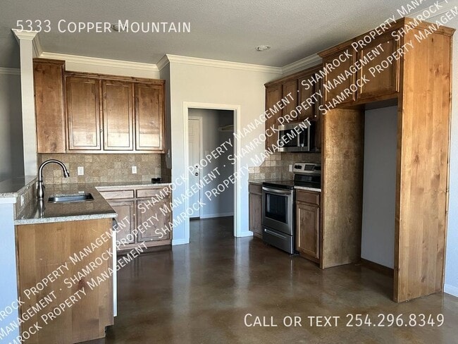 Building Photo - China Spring 4-Bedroom