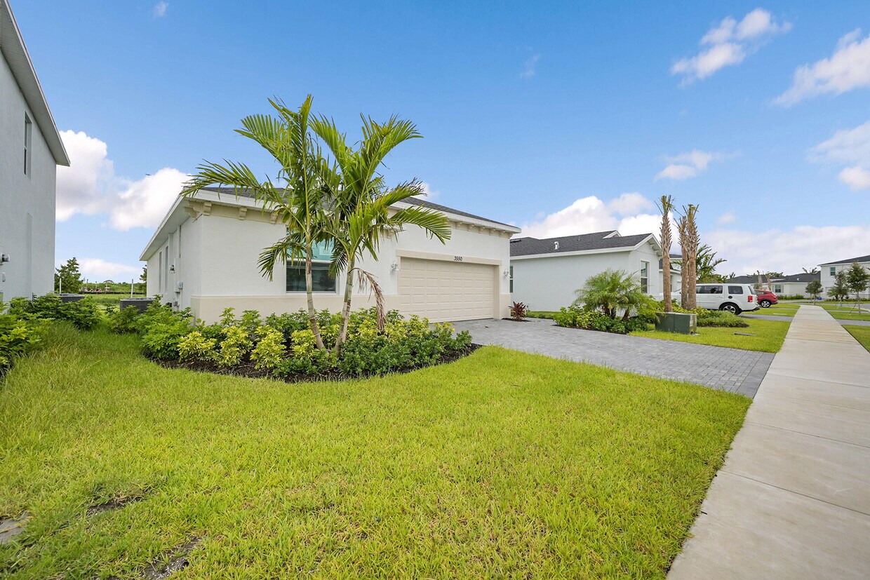 Foto principal - 3550 Angler Dr
