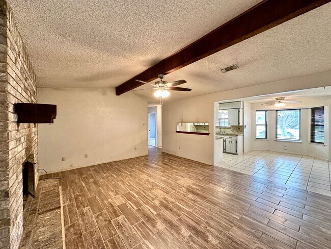 Building Photo - Price Drop!  Viewable Now!  Small Dogs Acc...