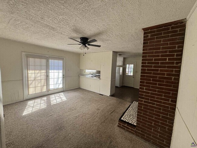 Foto del edificio - 501 Pinecrest Rd