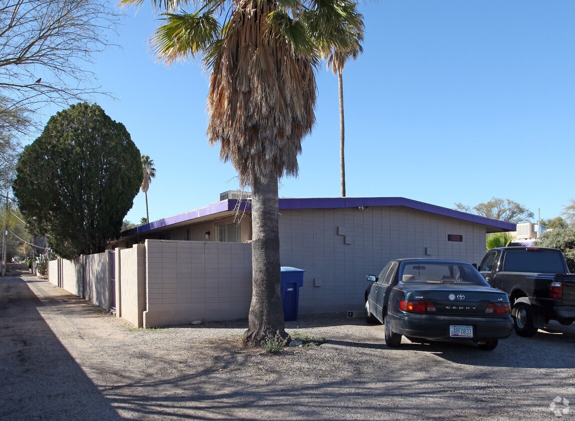 Building Photo - 1508 E Adelaide