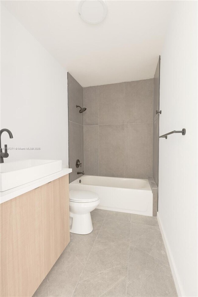 Foto del edificio - 717 SW 11th Ave