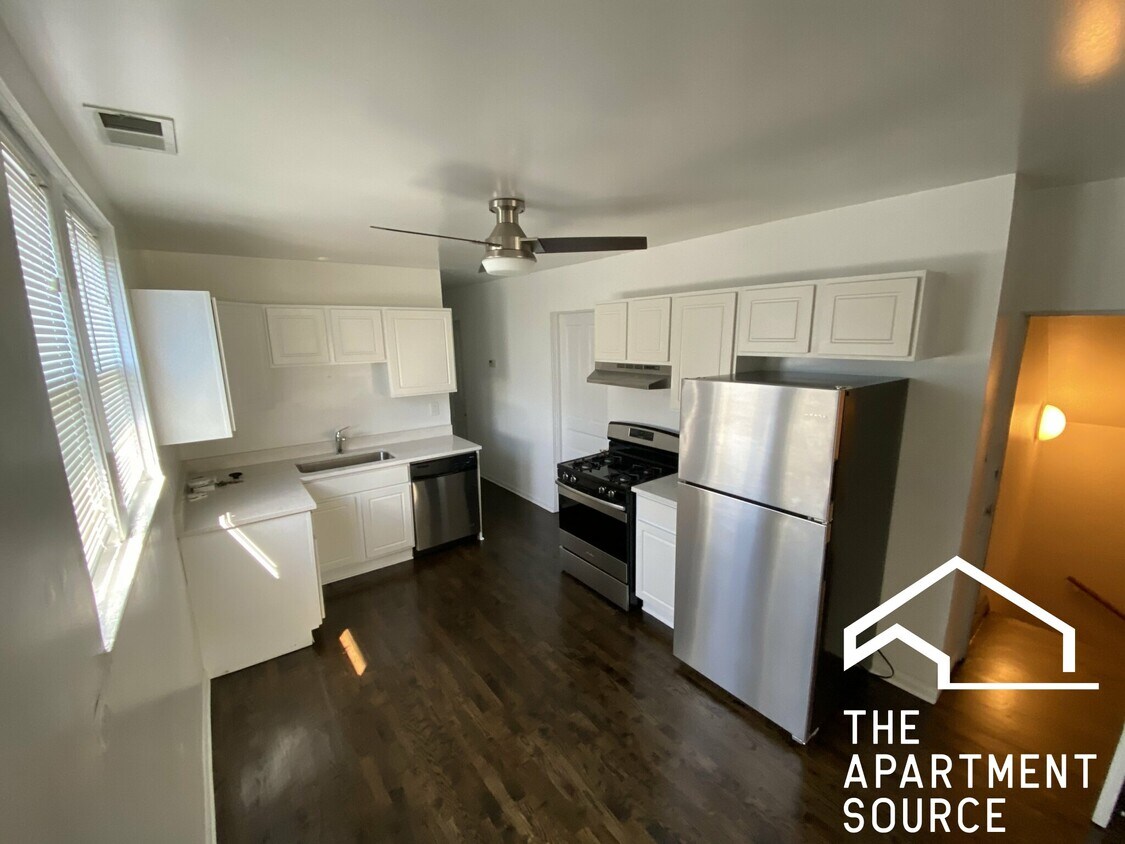 Primary Photo - 3414 N Seeley Ave