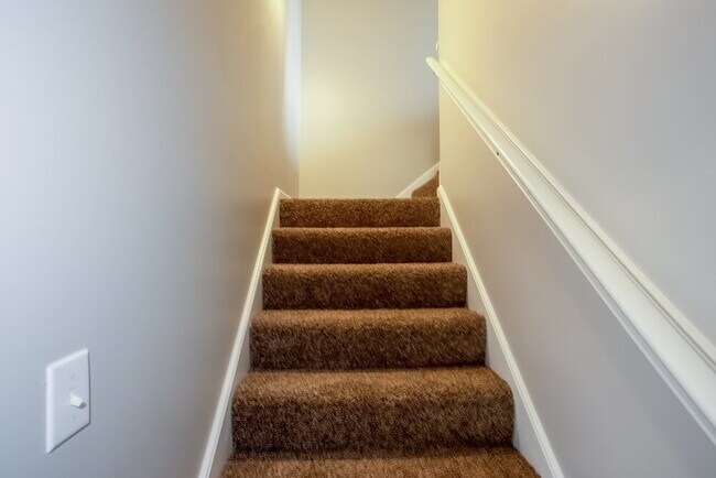 Building Photo - 9186 Tahoe Dr