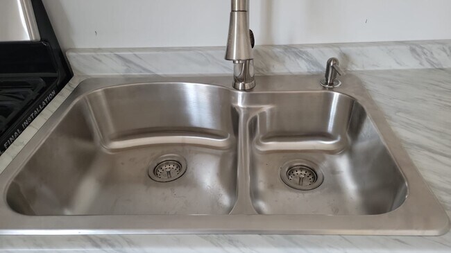 Building Photo - 650 83rd St