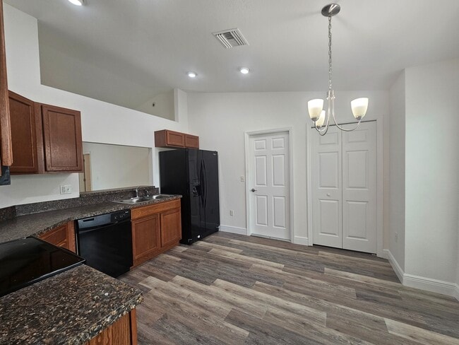 Foto del edificio - 308 Highland Meadows Dr