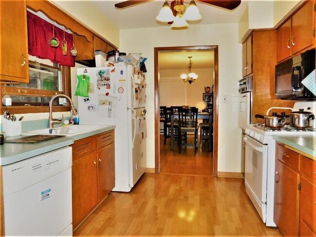 Foto del edificio - 0N780 Delano Street, Wheaton, IL 60187