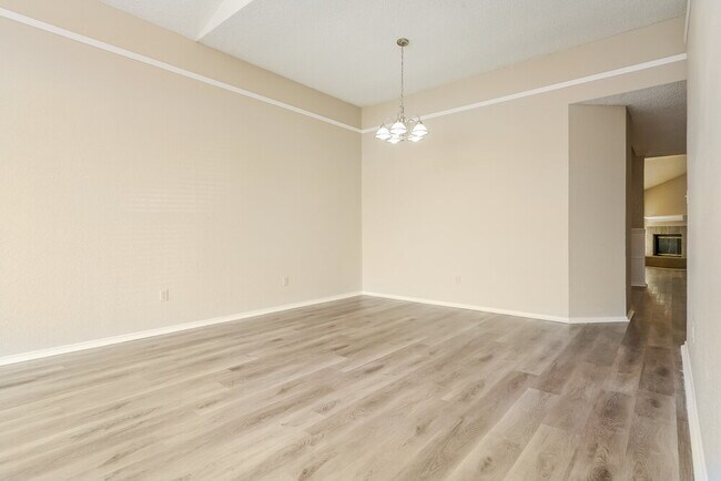 Building Photo - 3704 Chaddybrook Ln