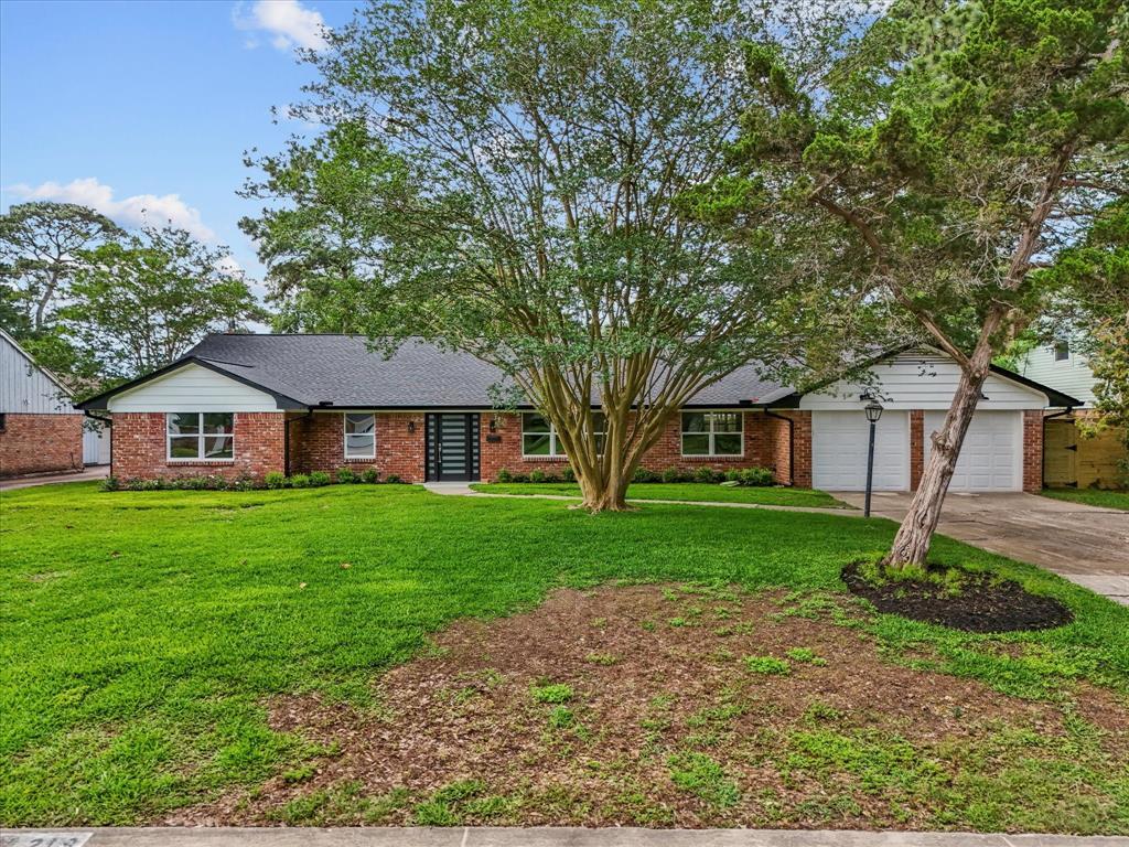 Foto principal - 219 Driftwood Dr