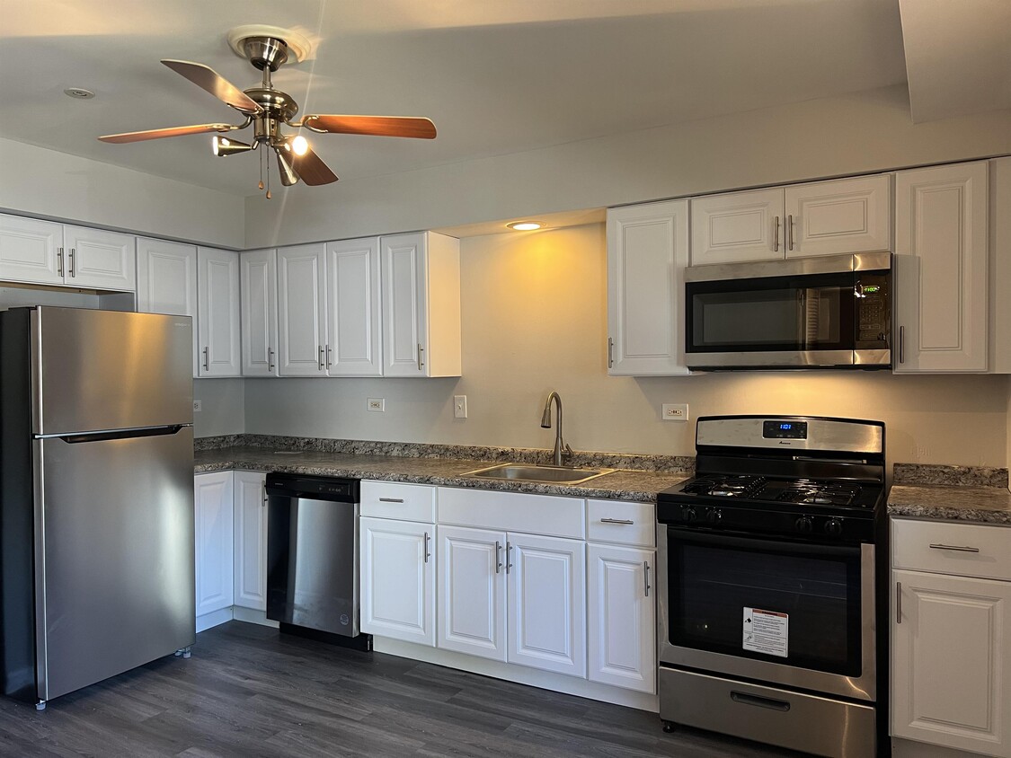 389 N Wood Dale Rd, Wood Dale, IL 60191 Townhome Rentals in Wood Dale