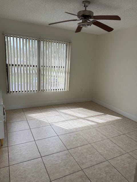 Foto del edificio - 1562 Lake Crystal Dr
