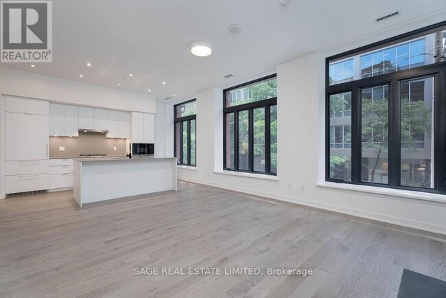 Building Photo - 22 Lombard St