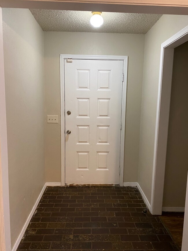 Building Photo - 12602 Abbotts Way