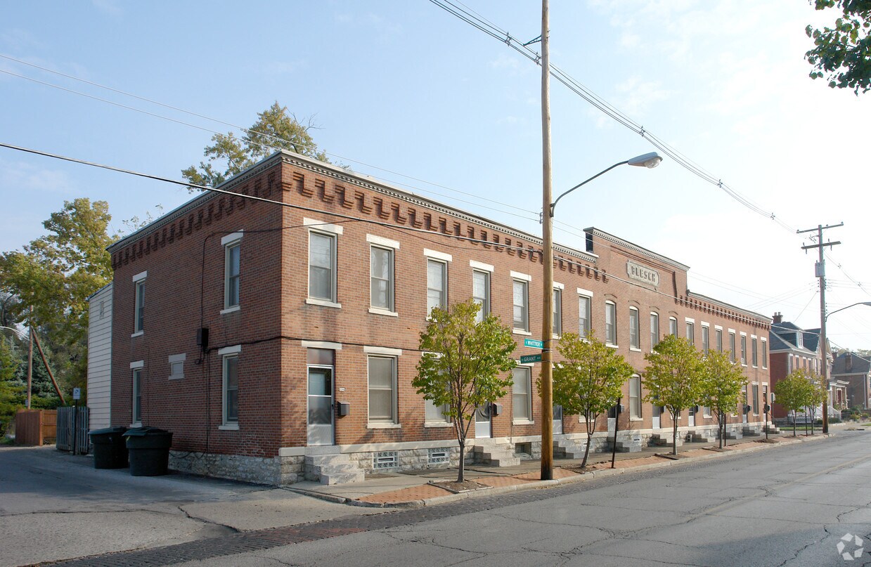 Building Photo - 294-310 E Whittier St