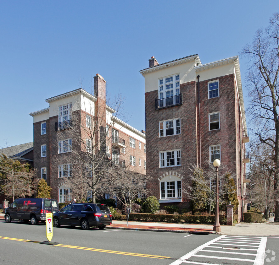 Foto del edificio - Pondfield Apartments