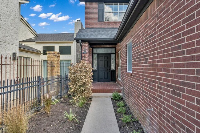 Building Photo - 202 April Waters Dr N