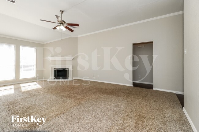 Building Photo - 614 Jamie Ln