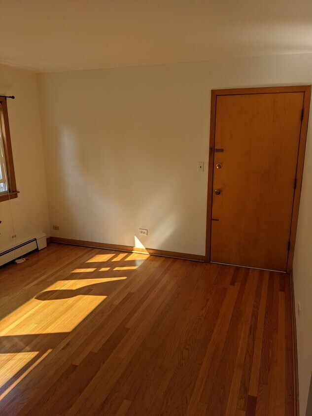 Primary Photo - 7435 W Fullerton Ave