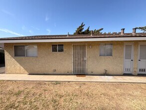 Building Photo - 2526-2532 W Caldwell Ave