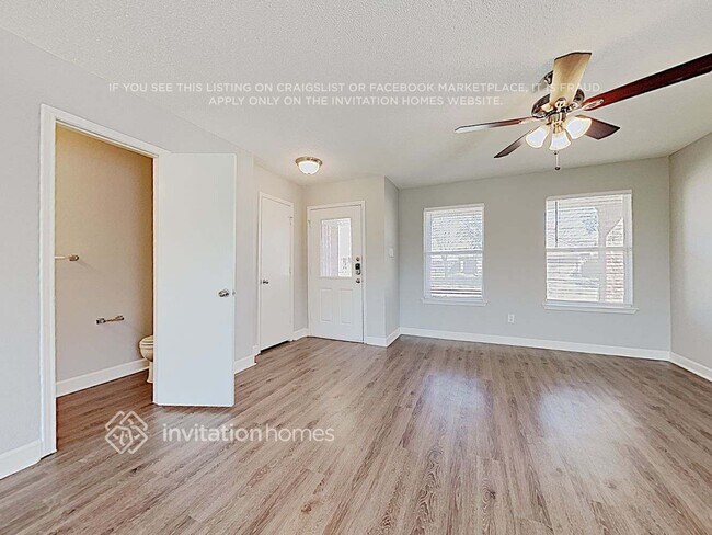 Building Photo - 732 Eagle Dr