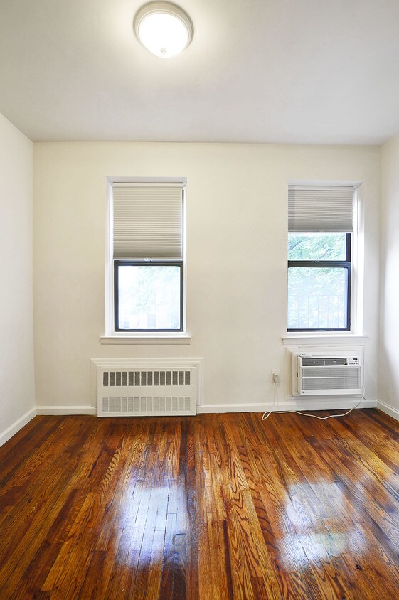 Primary Photo - 335 E 81ST St
